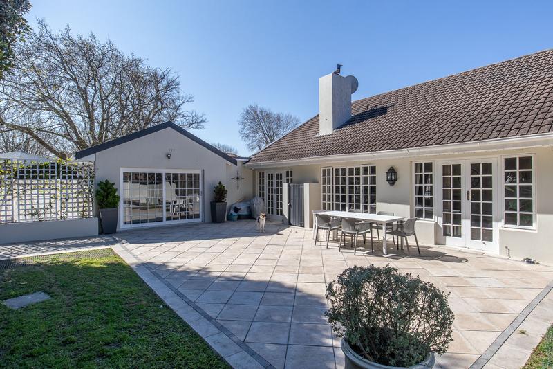 4 Bedroom Property for Sale in Constantia Western Cape